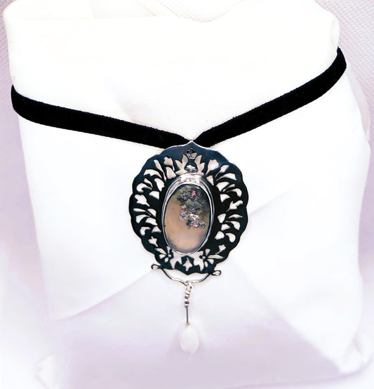 Lichen - Collier style choker: velours noir et pendentif en argent